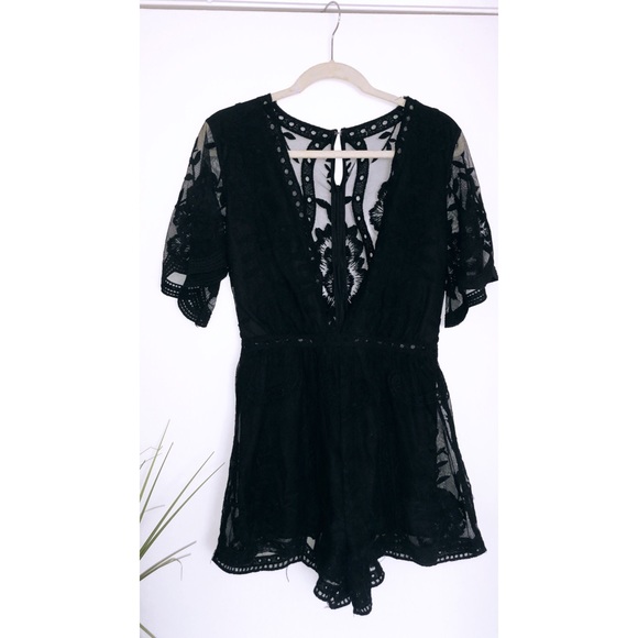 Black lace romper - Picture 2 of 3
